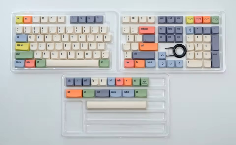 GMK Canvas Keycaps – Minimalist Retro Vibes